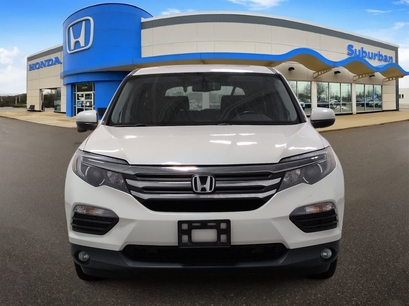 Thumbnail: 2017 Honda Pilot - 3