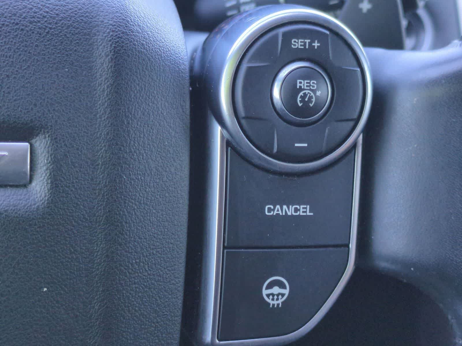 Thumbnail: 2018 Land Rover Discovery - 26