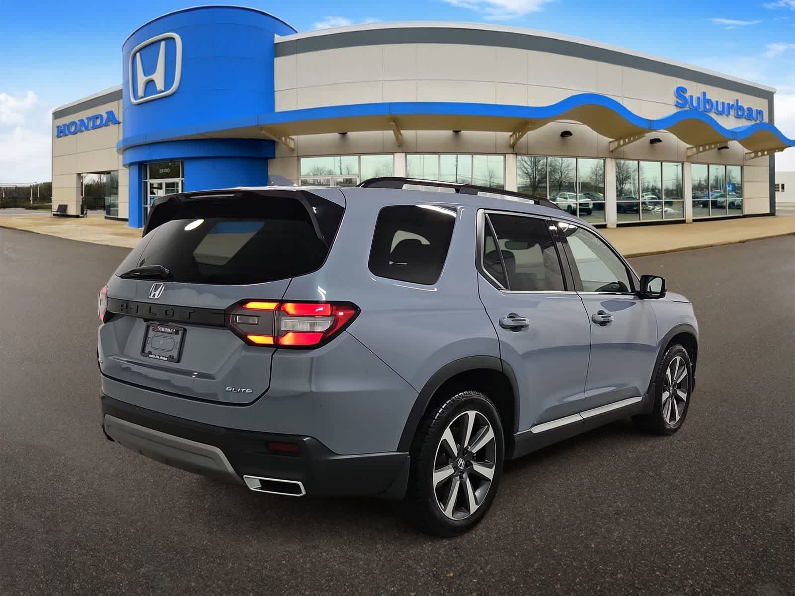 Thumbnail: 2023 Honda Pilot - 8