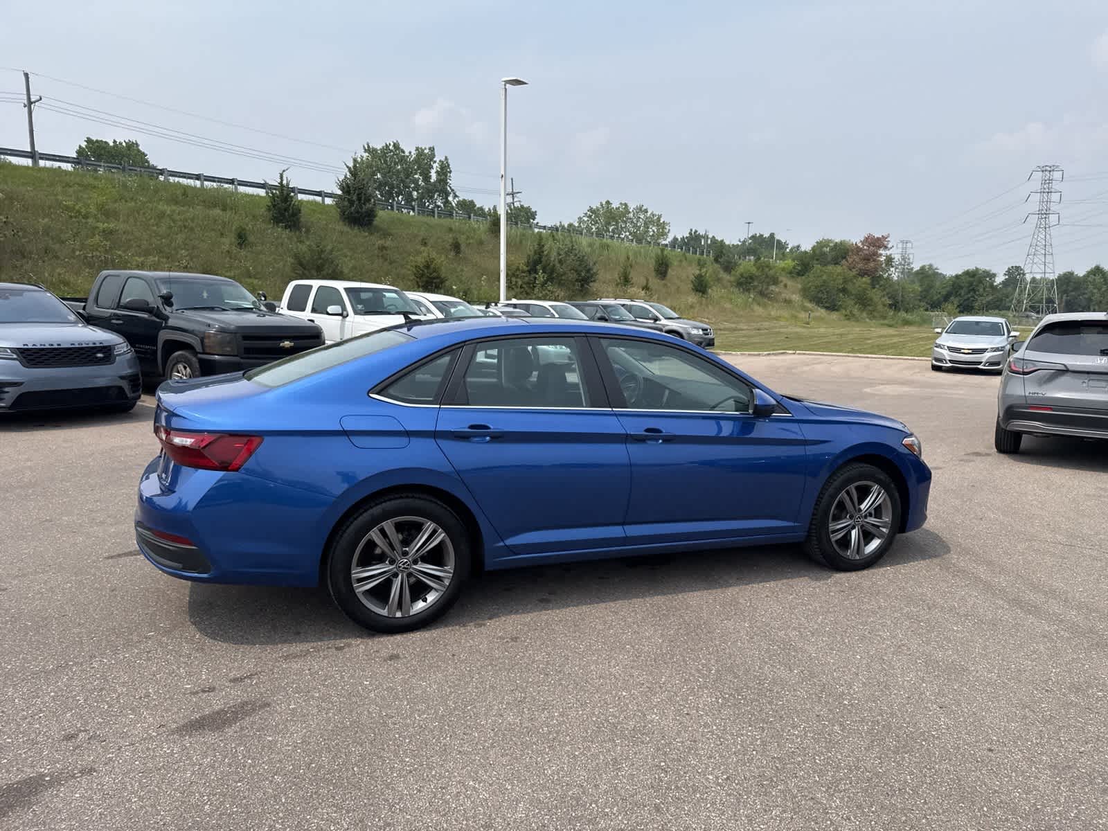Thumbnail: 2023 Volkswagen Jetta - 12