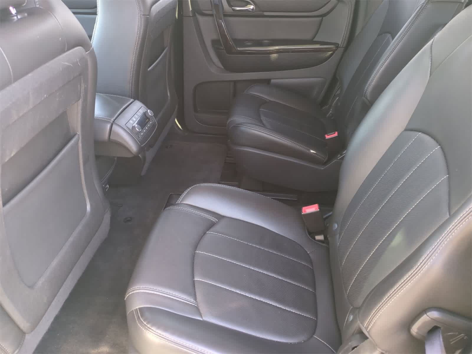 Thumbnail: 2017 Chevrolet Traverse - 19