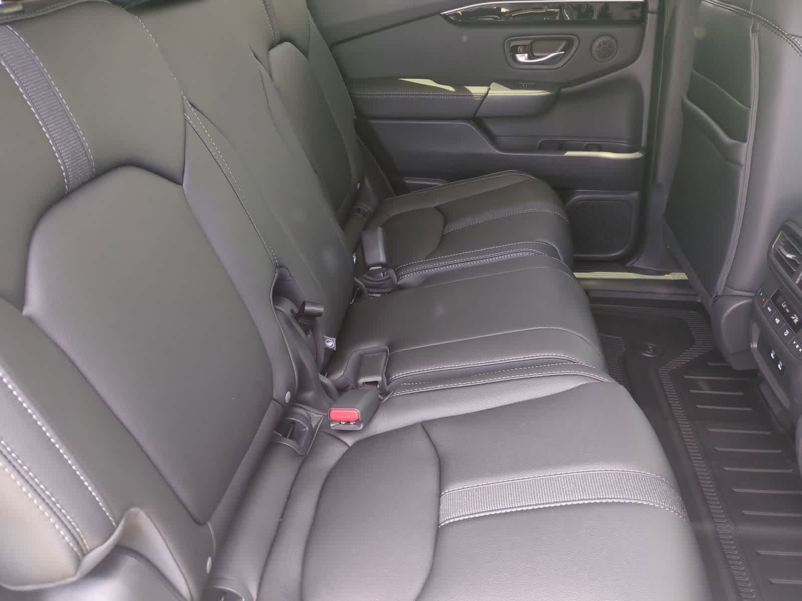 Thumbnail: 2026 Honda Pilot - 20