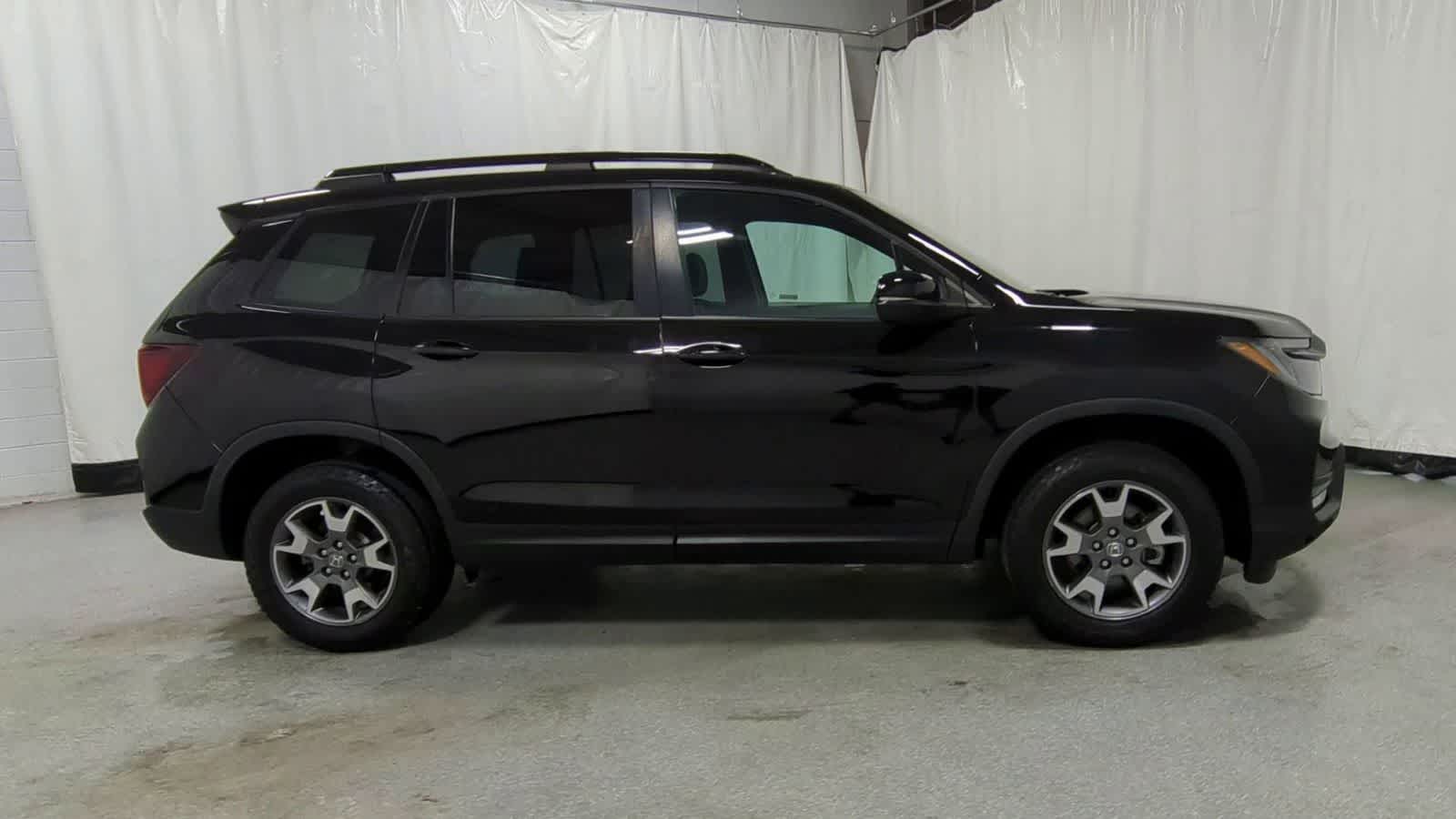 Thumbnail: 2023 Honda Passport - 9