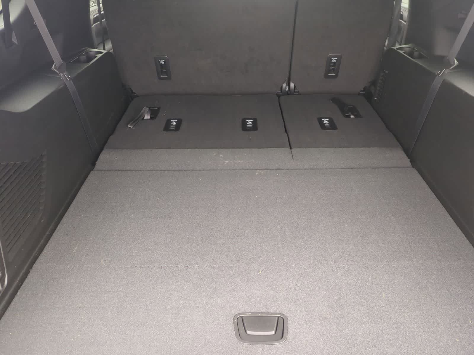 Thumbnail: 2023 Chevrolet Suburban - 33