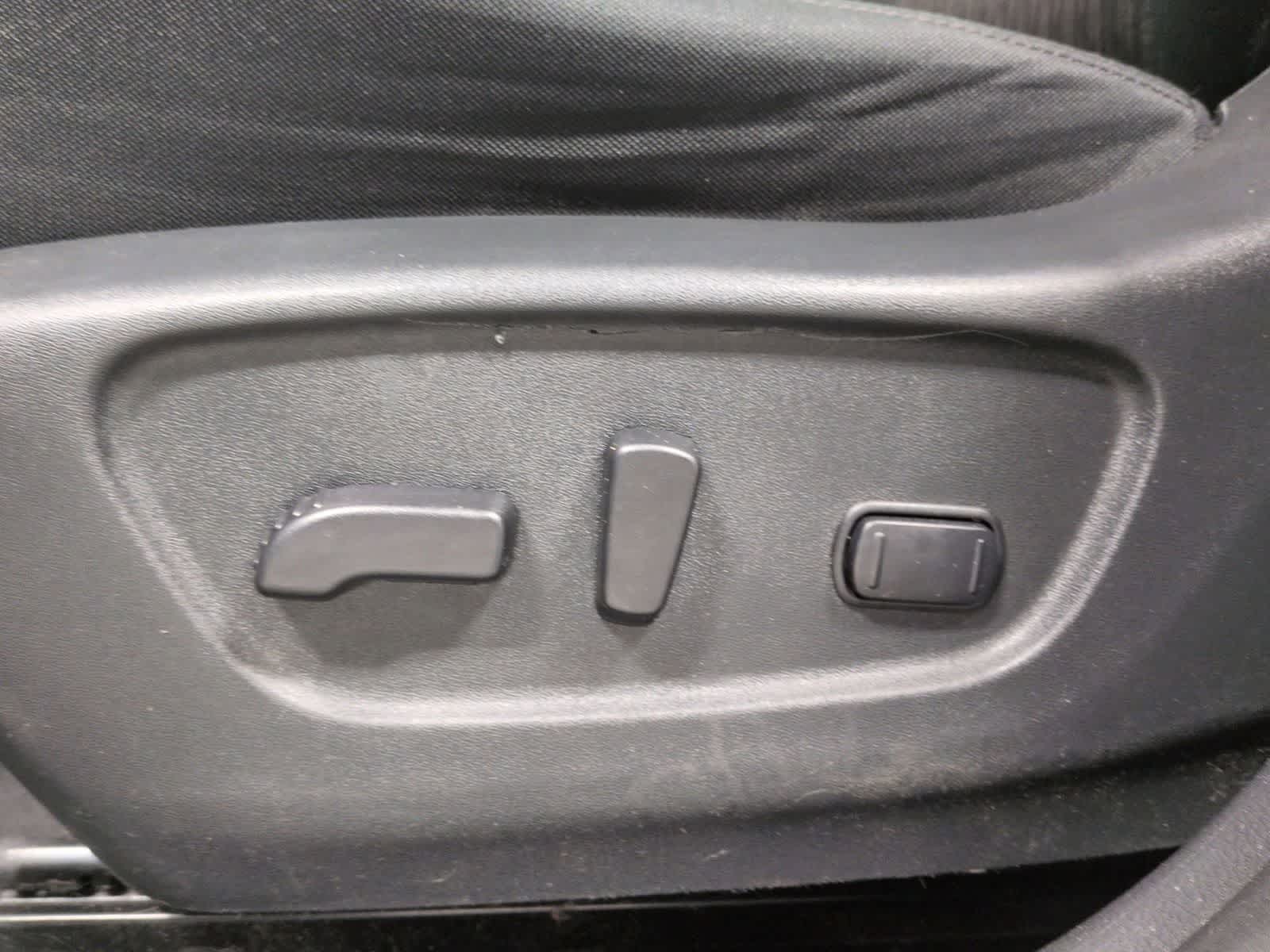 Thumbnail: 2018 Nissan Rogue - 16