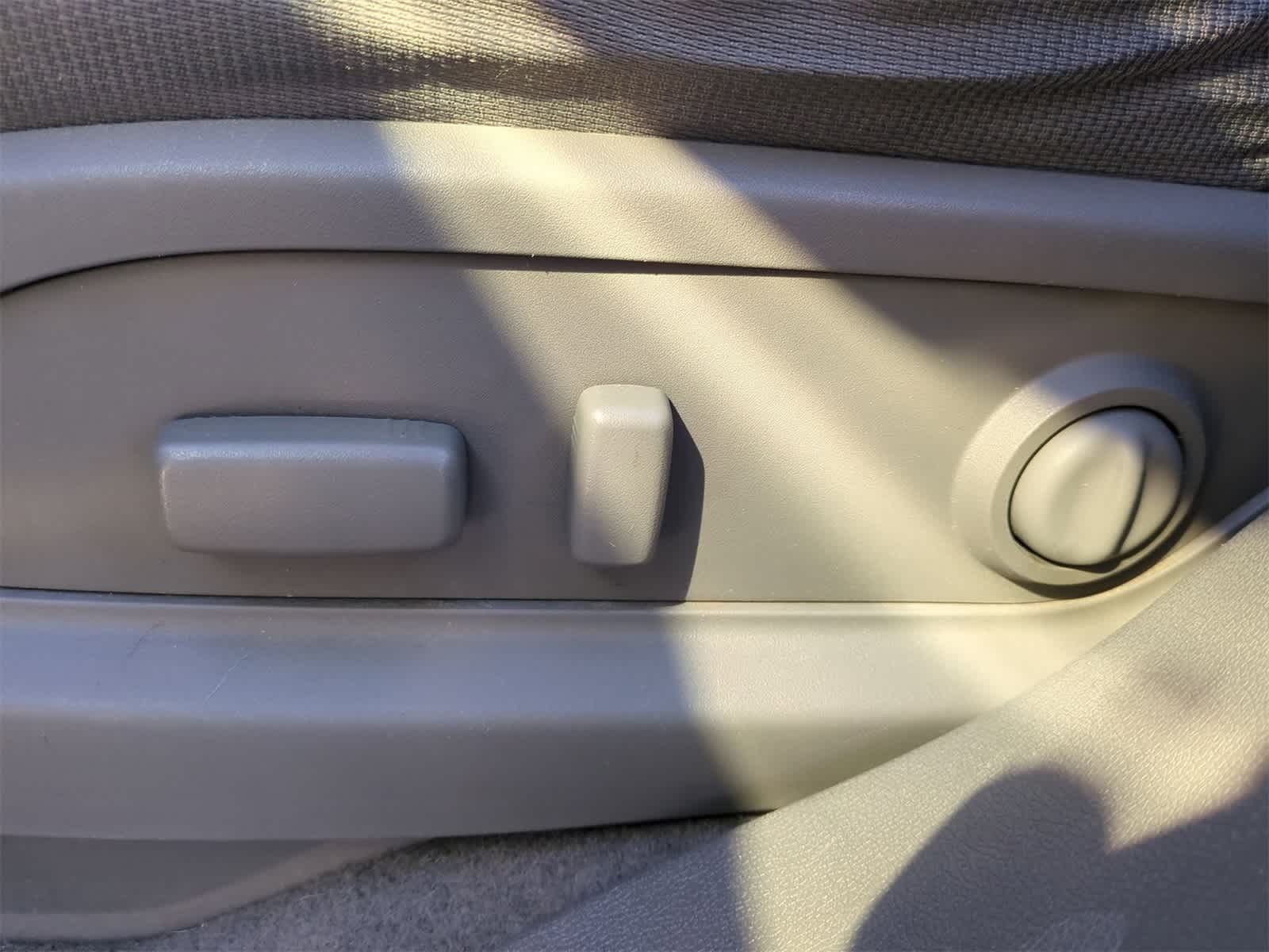 Thumbnail: 2010 Chevrolet Traverse - 18