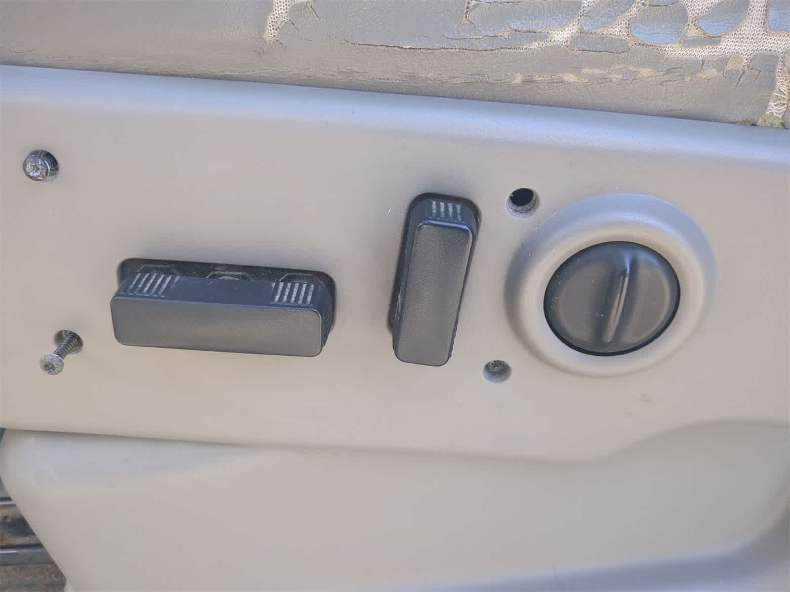 Thumbnail: 2006 Chevrolet Avalanche 1500 - 17