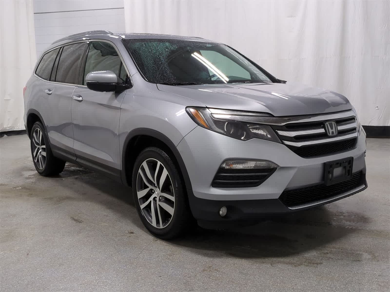 Thumbnail: 2018 Honda Pilot - 16