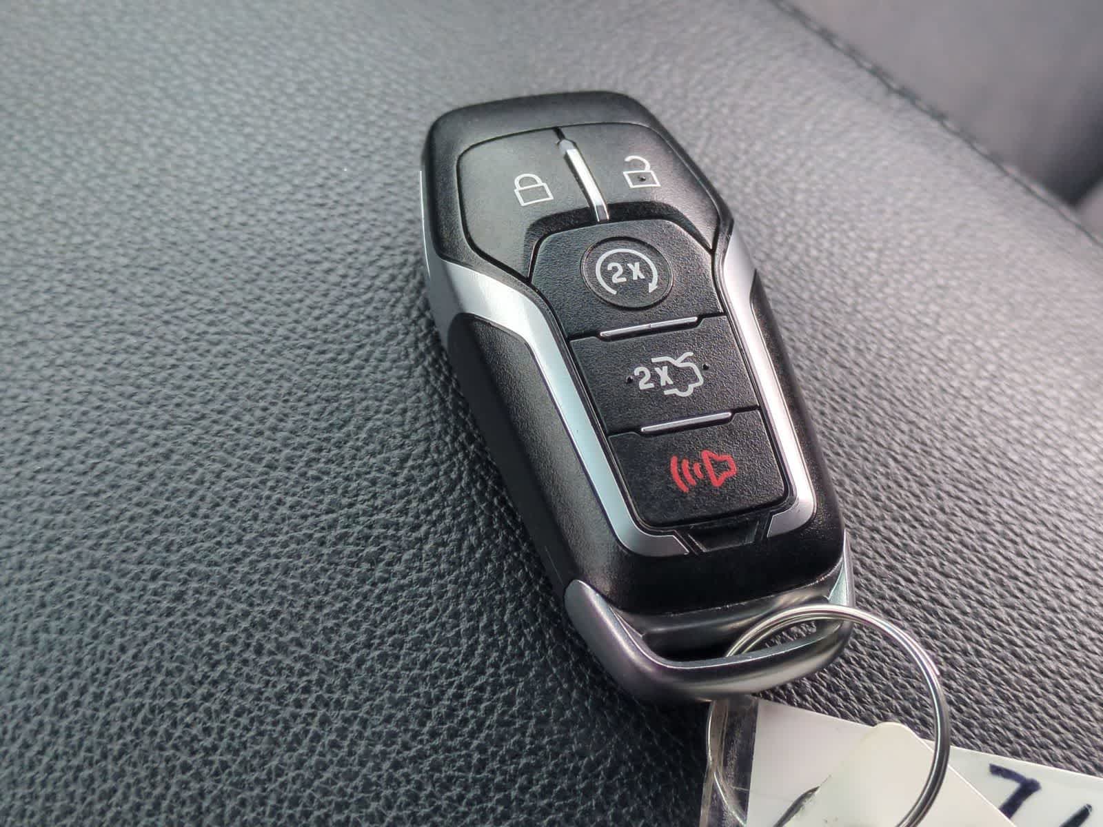 Thumbnail: 2016 Ford Explorer - 33