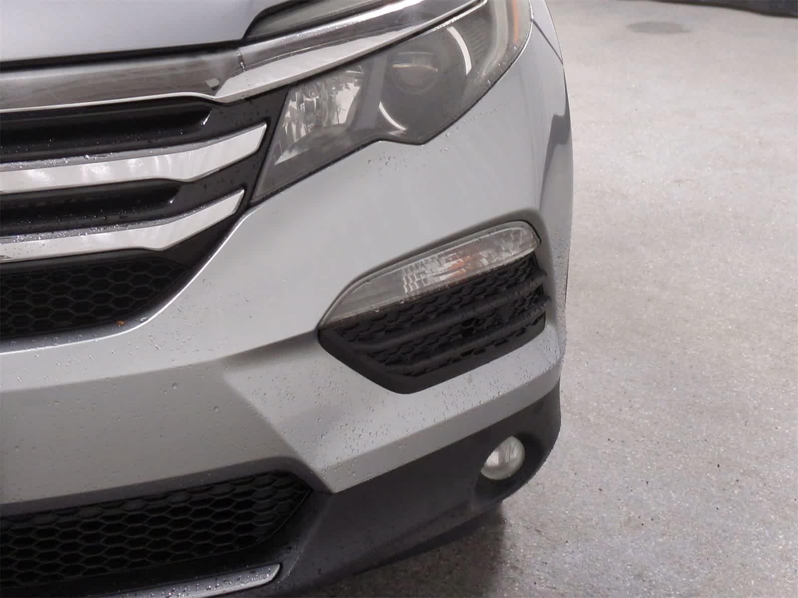 Thumbnail: 2018 Honda Pilot - 18