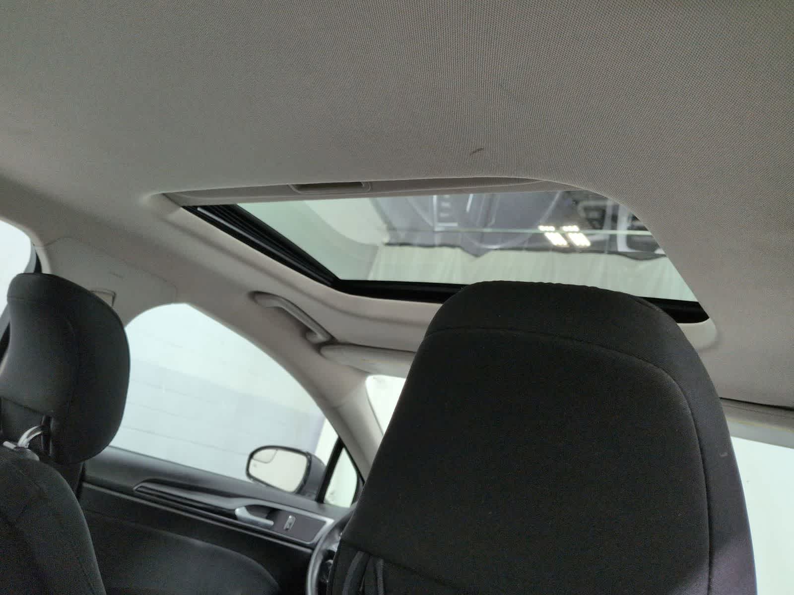 Thumbnail: 2013 Ford Fusion - 23