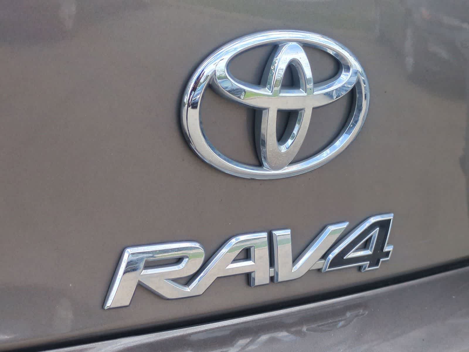 Thumbnail: 2012 Toyota RAV4 - 13