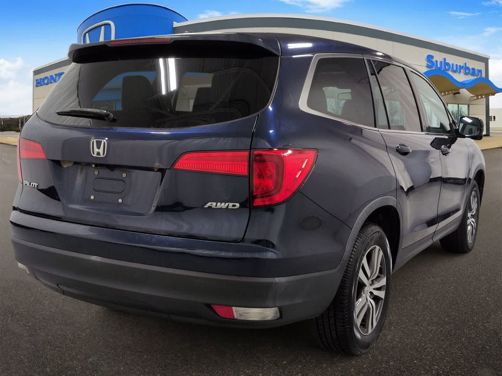 Thumbnail: 2016 Honda Pilot - 8