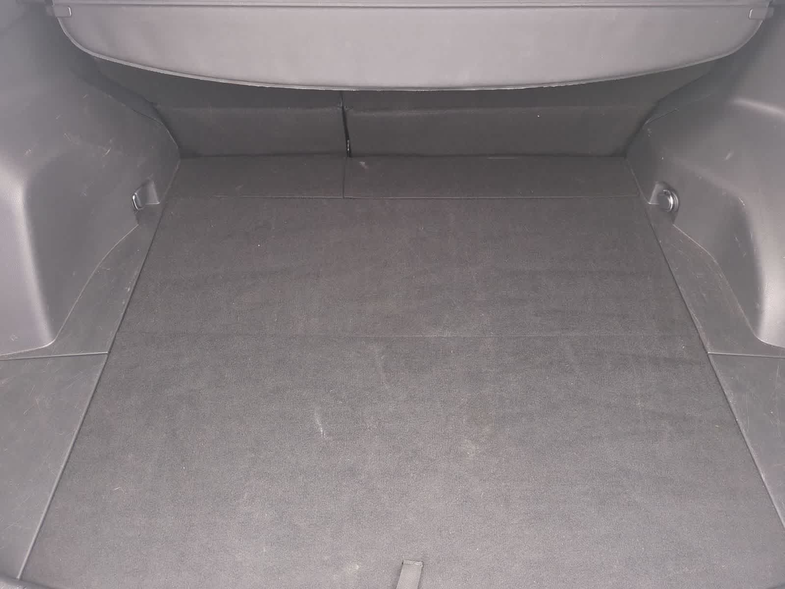 2025 Toyota RAV4 XLE - Photo 32