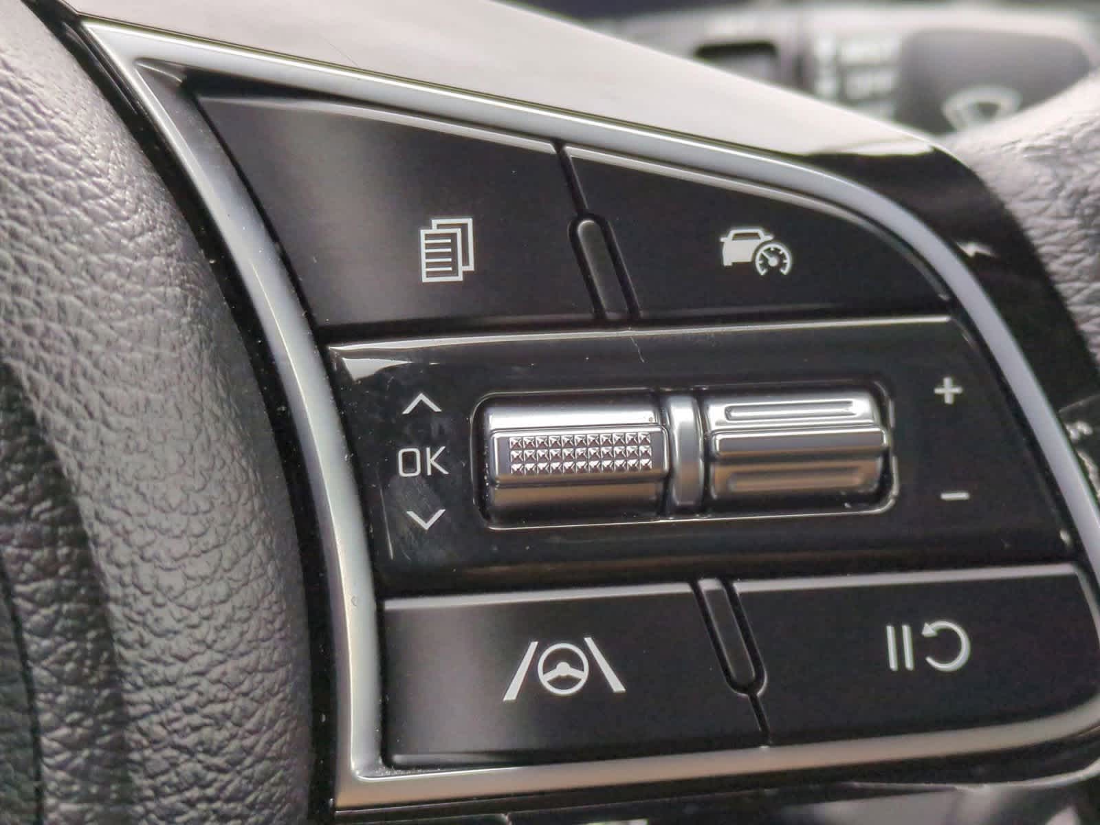 Thumbnail: 2023 Kia Forte - 24