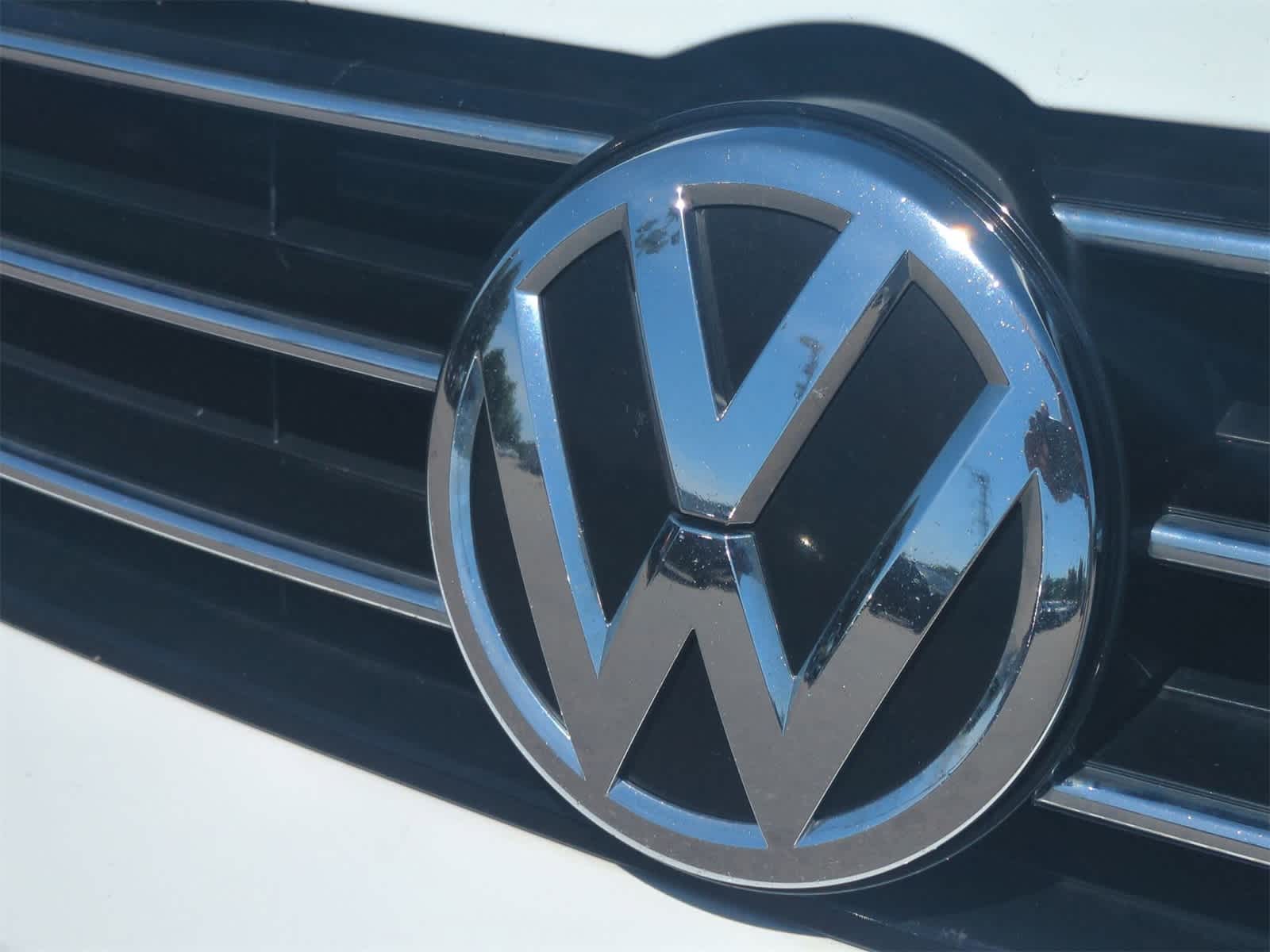 Thumbnail: 2016 Volkswagen Jetta - 12