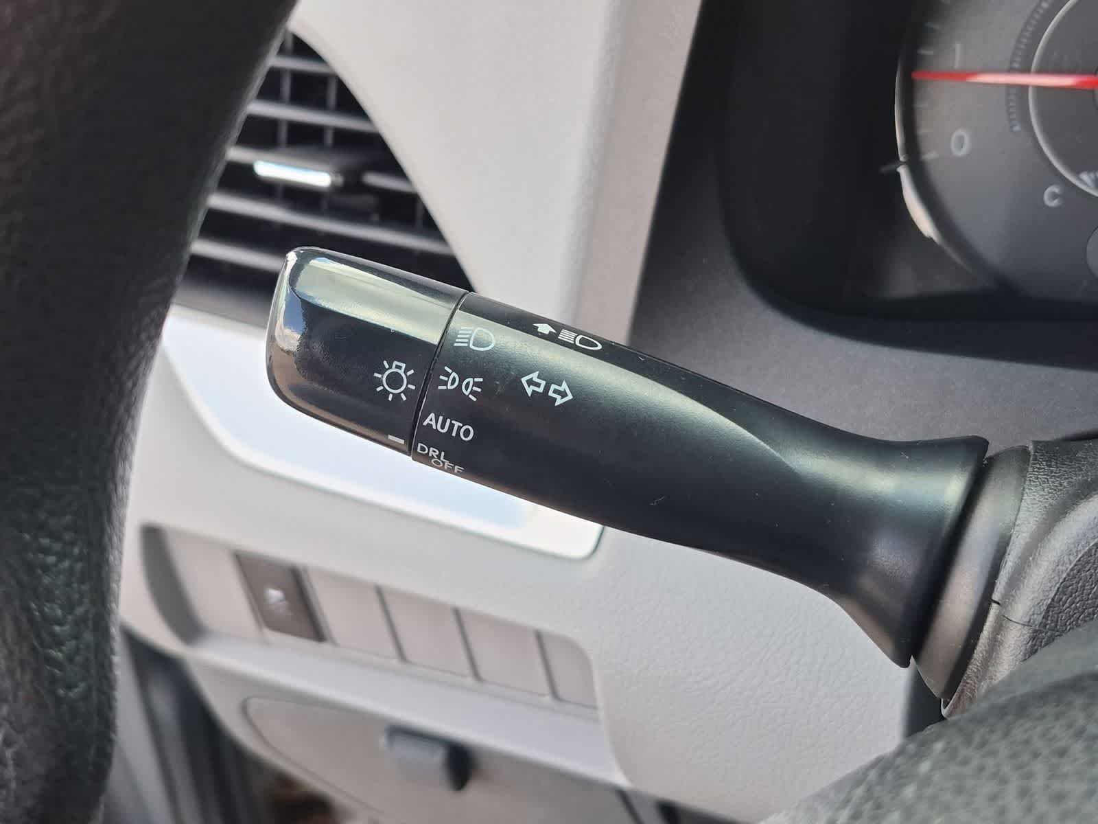 Thumbnail: 2016 Toyota Sienna - 33