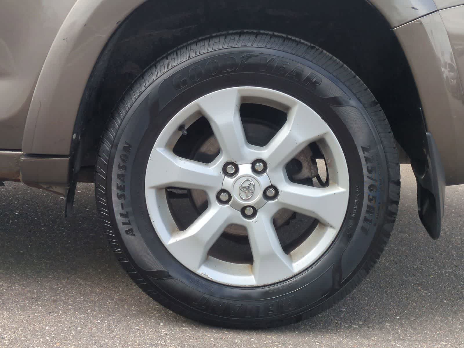 Thumbnail: 2012 Toyota RAV4 - 14