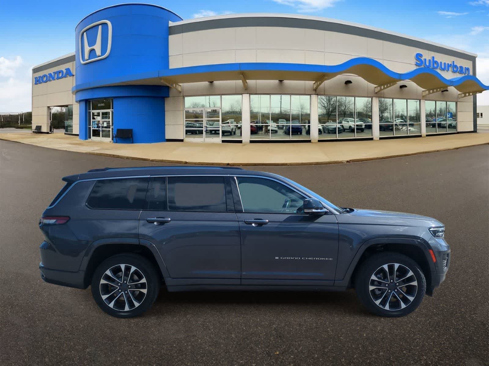 Thumbnail: 2023 Jeep Grand Cherokee L - 8