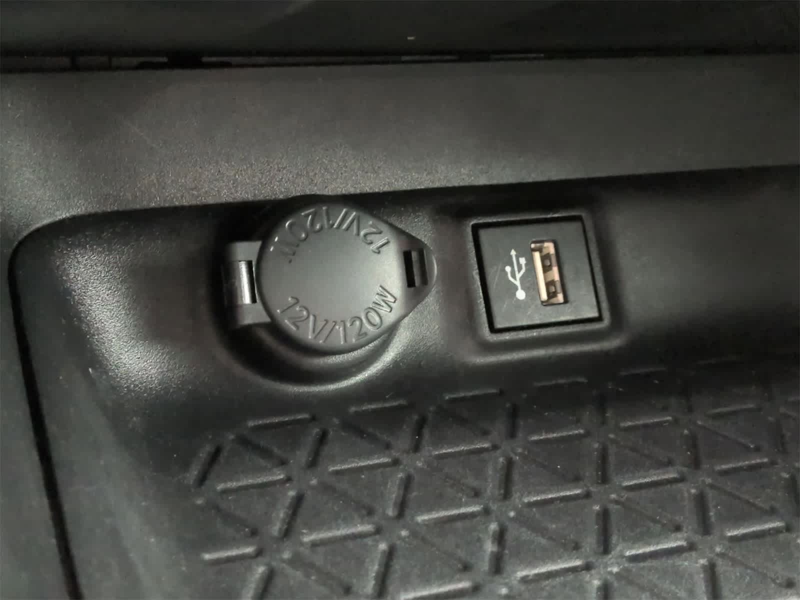 Thumbnail: 2024 Toyota RAV4 - 31