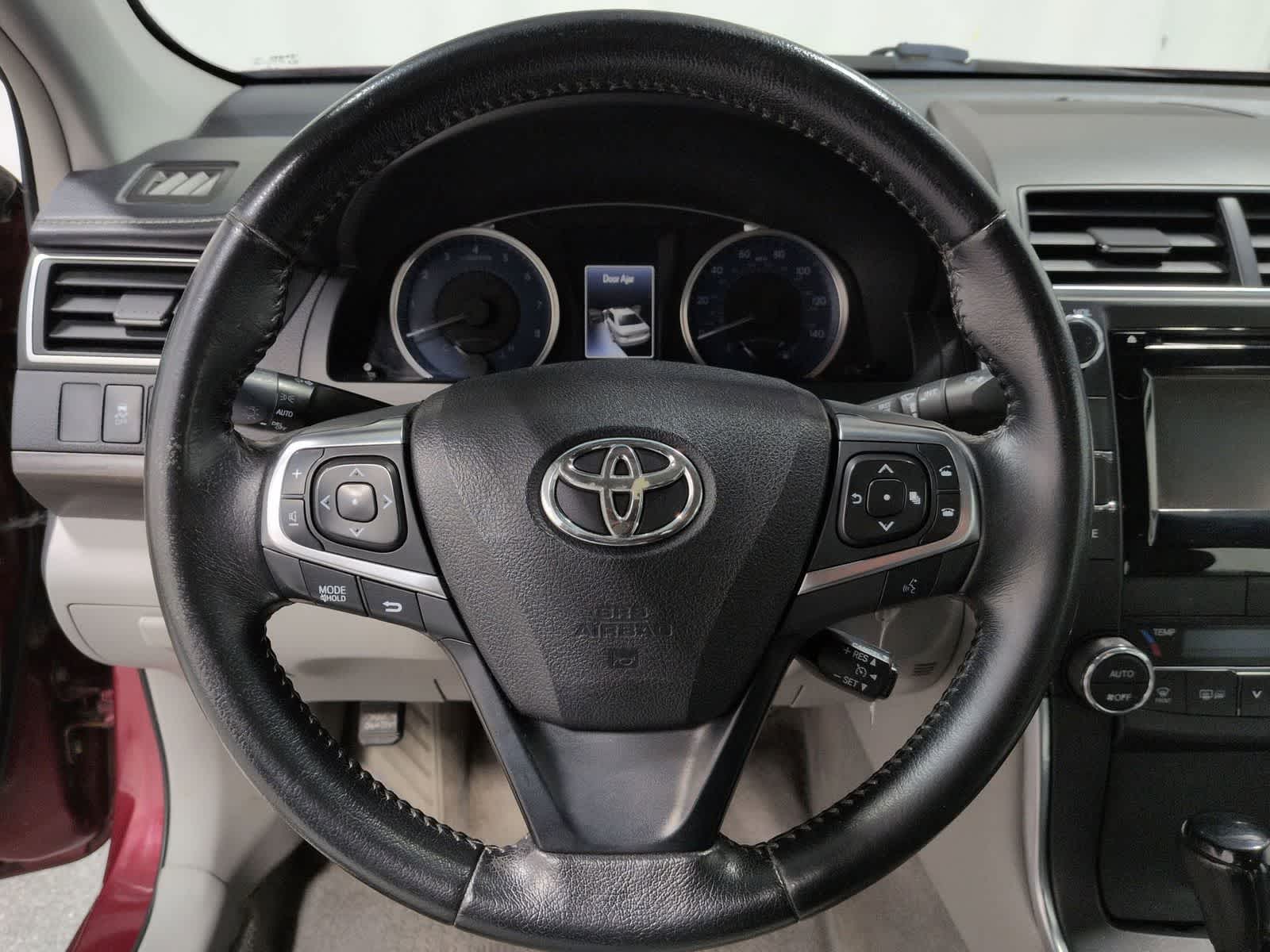 Thumbnail: 2015 Toyota Camry - 23