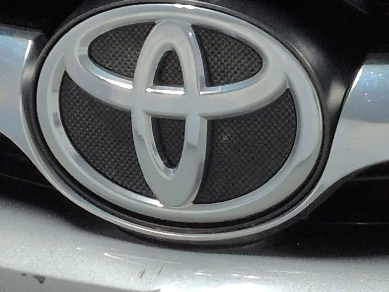 Thumbnail: 2015 Toyota Camry - 12