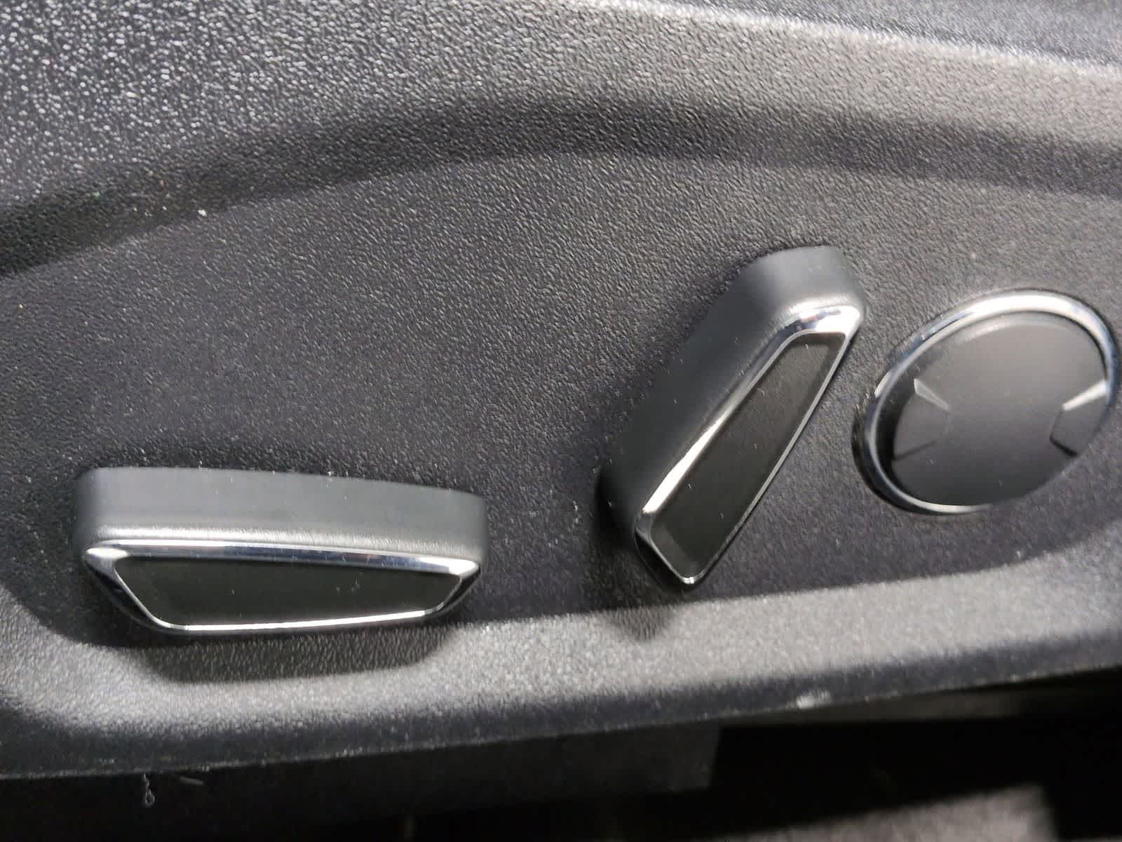Thumbnail: 2017 Ford Fusion - 16