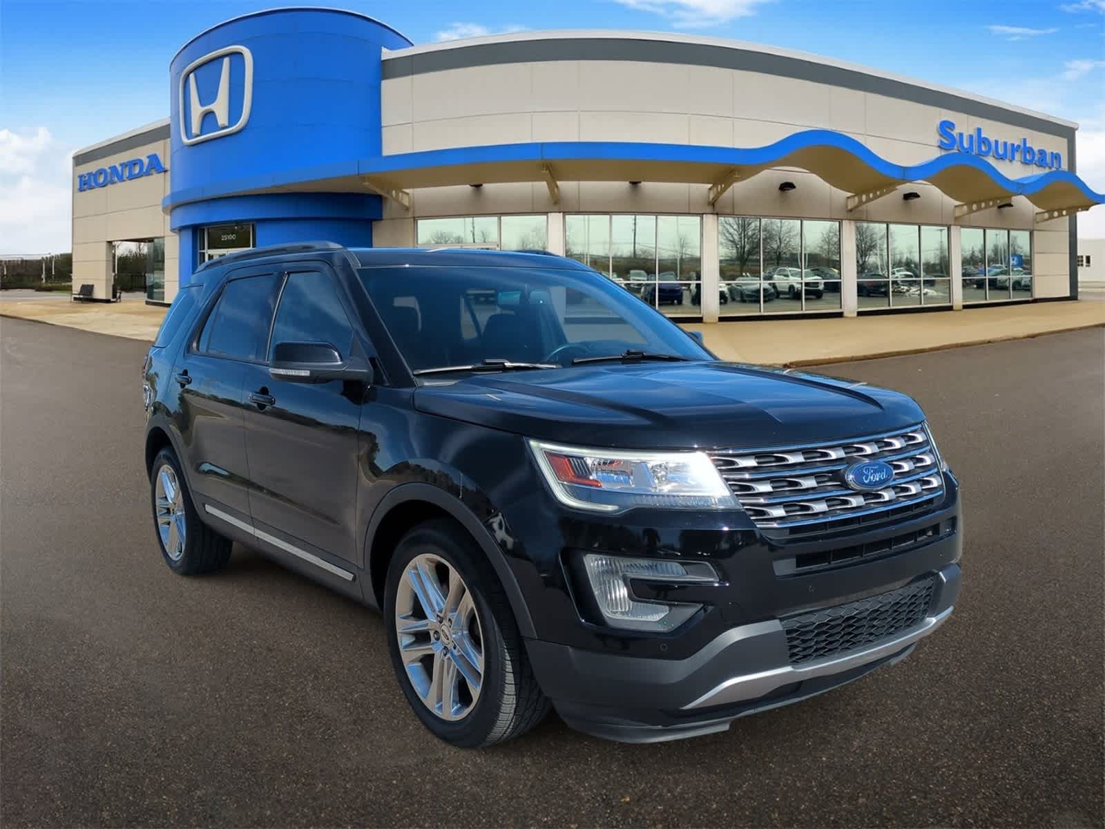 2017 Ford Explorer XLT photo 2