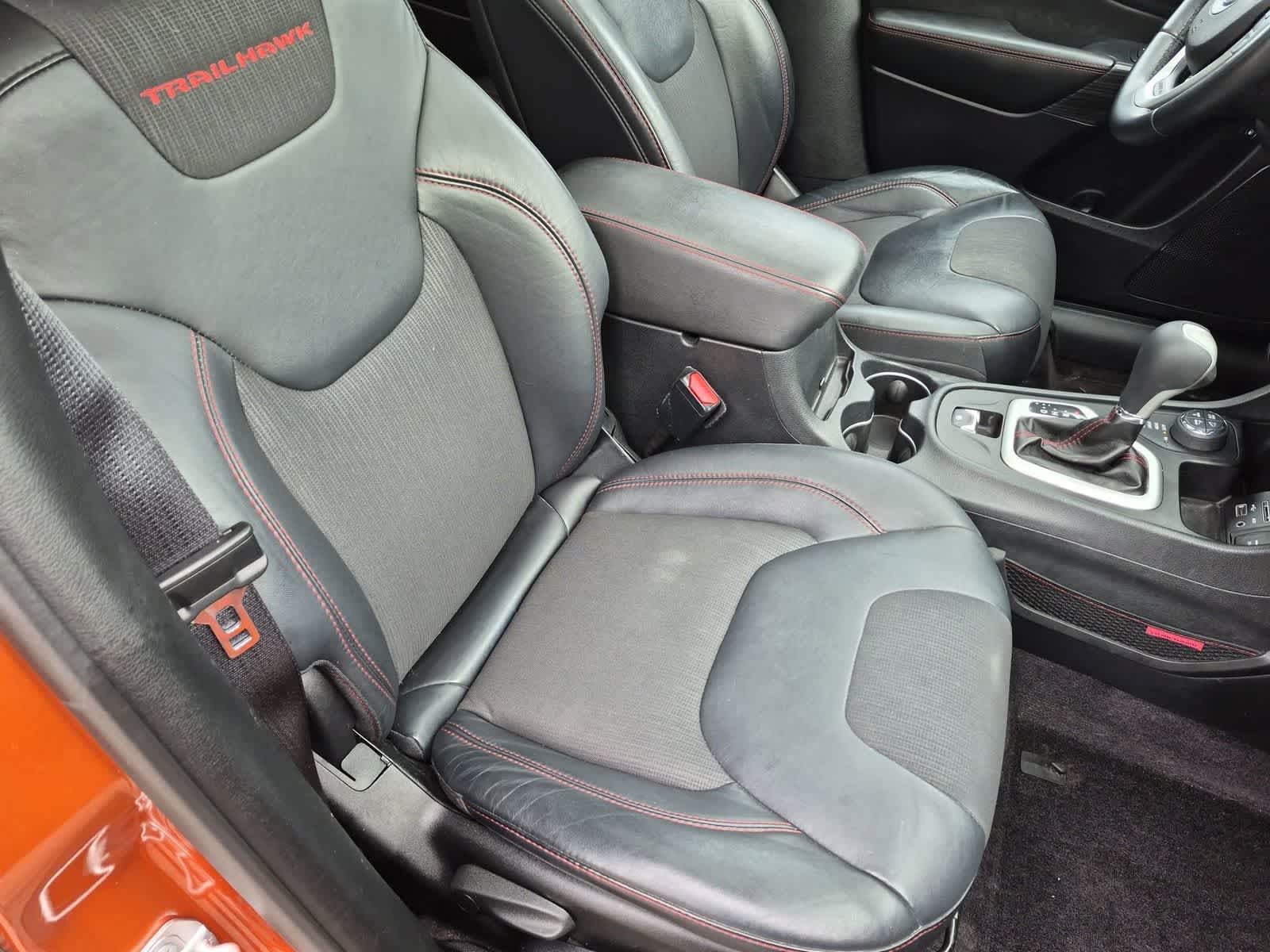 Thumbnail: 2016 Jeep Cherokee - 31