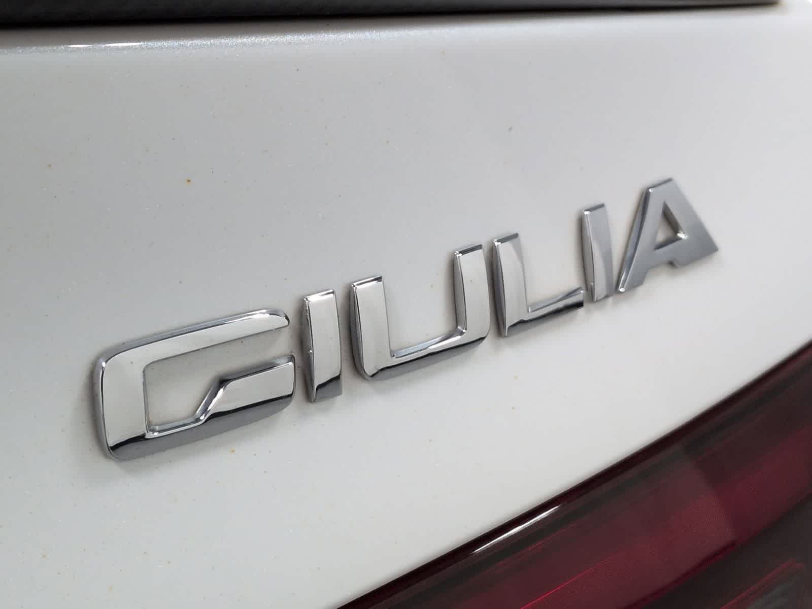 Thumbnail: 2018 Alfa Romeo Giulia - 12