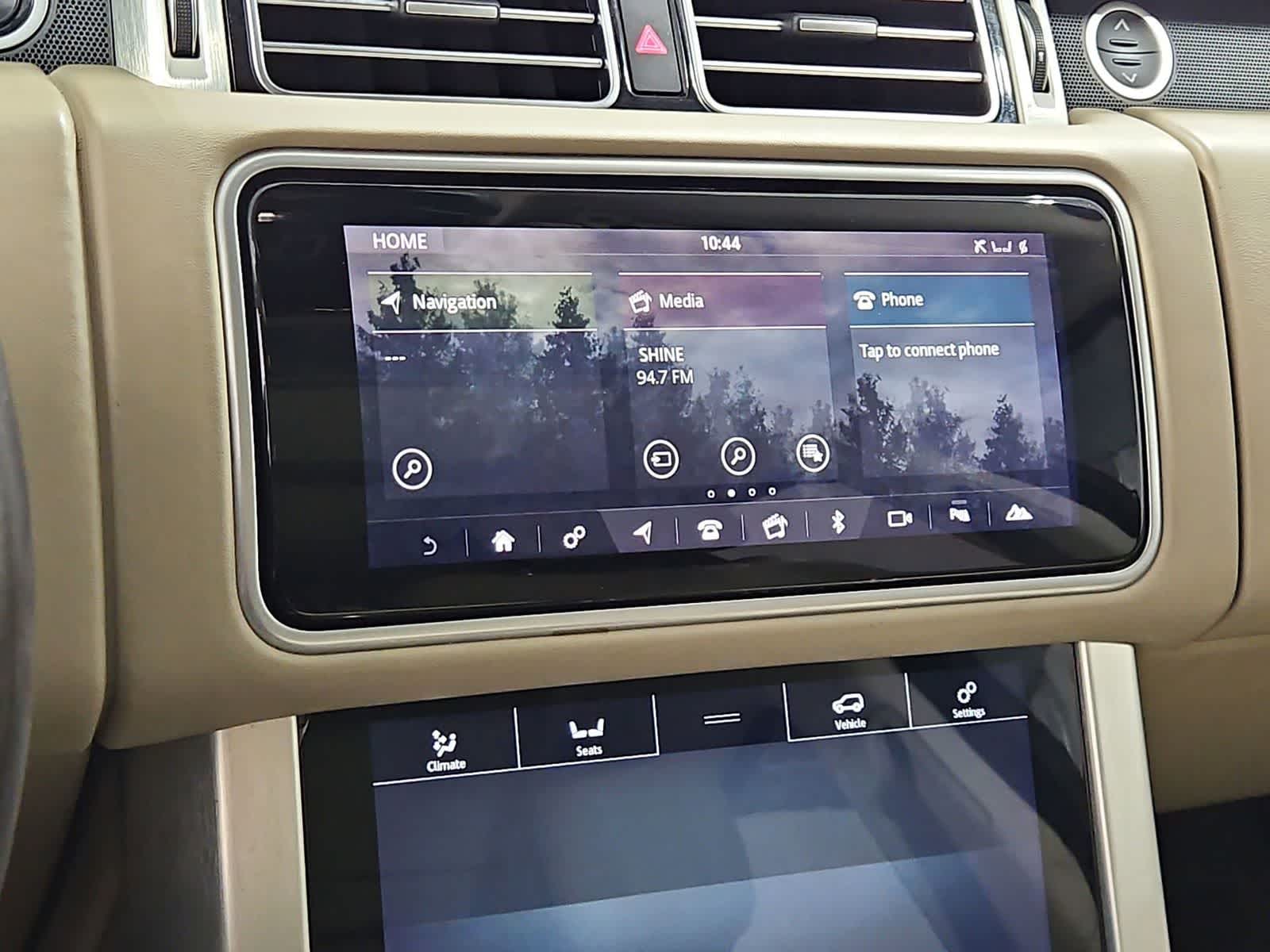 Thumbnail: 2019 Land Rover Range Rover - 27