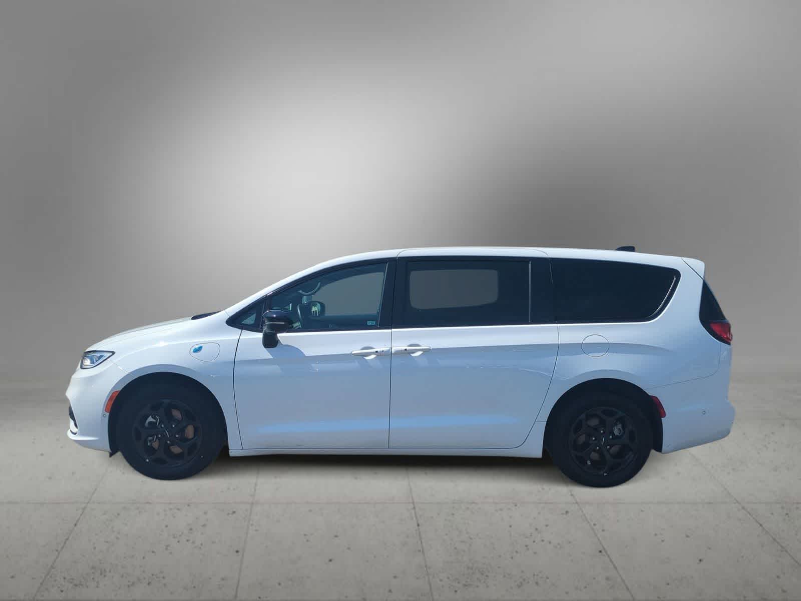2024 Chrysler Pacifica PHEV Select - Photo 5
