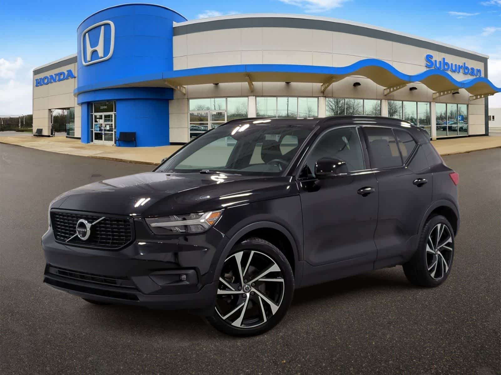 2019 Volvo XC40  -
                  Farmington Hills, MI