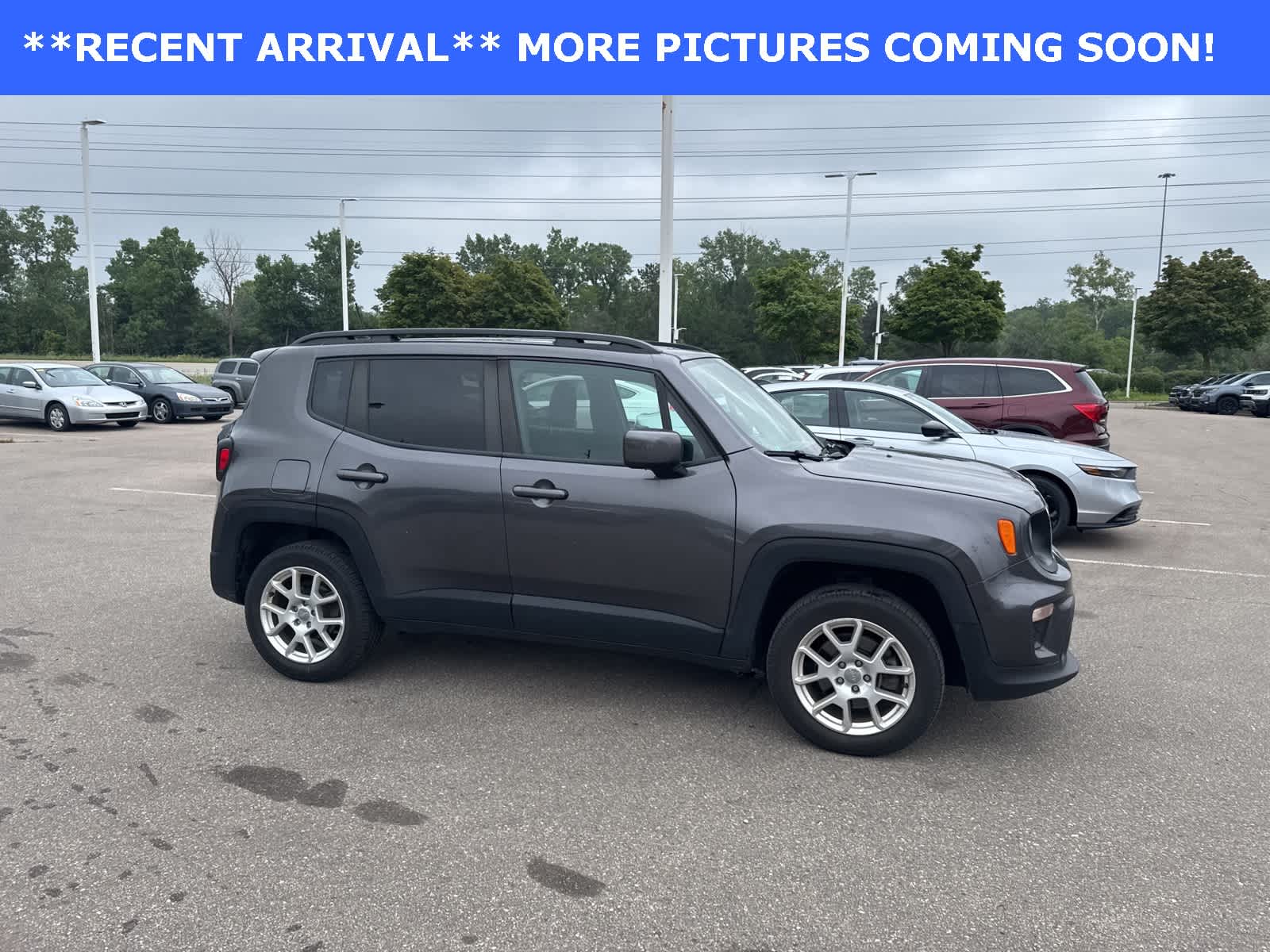 Thumbnail: 2019 Jeep Renegade - 9