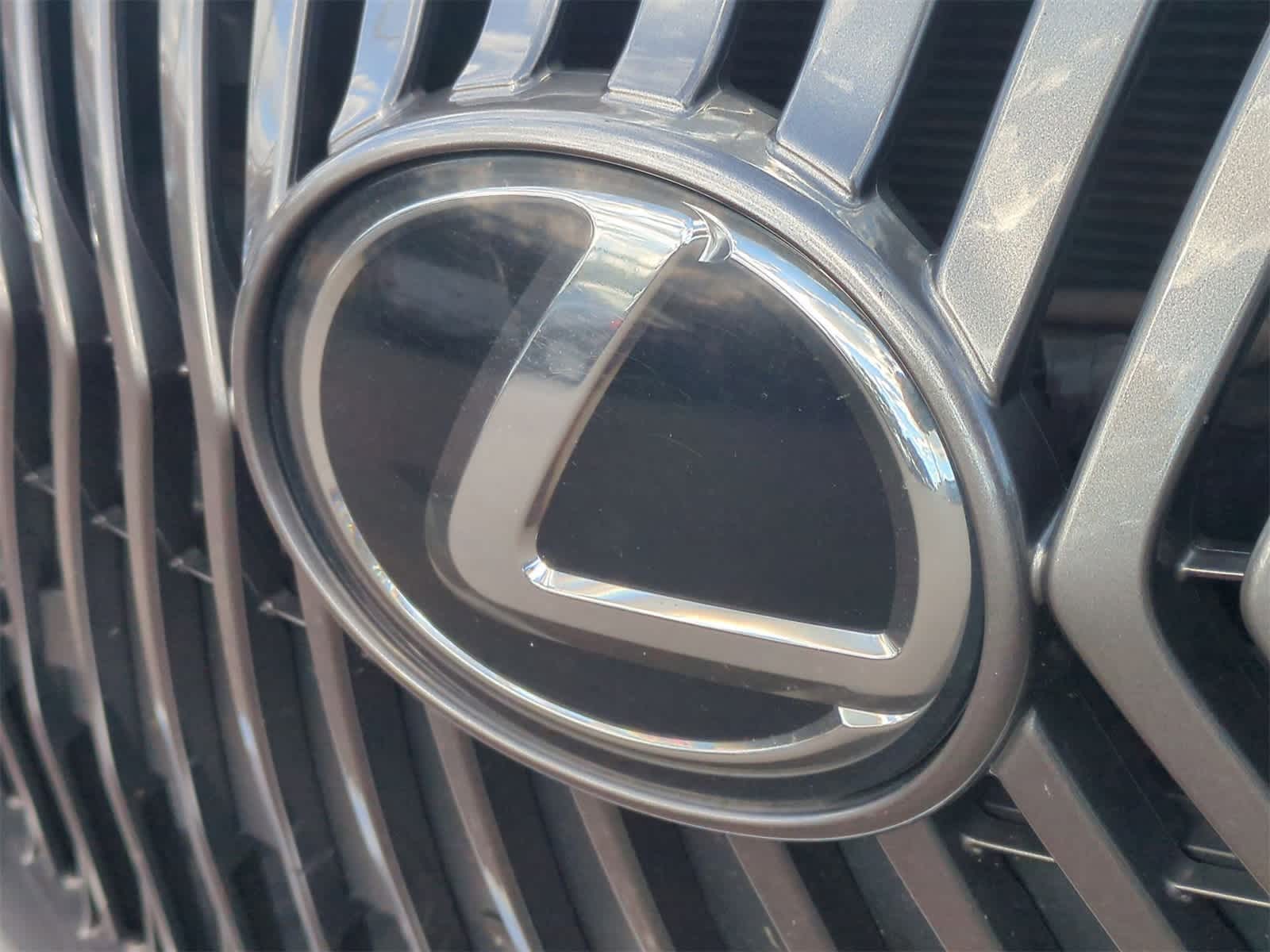 Thumbnail: 2020 Lexus ES - 13