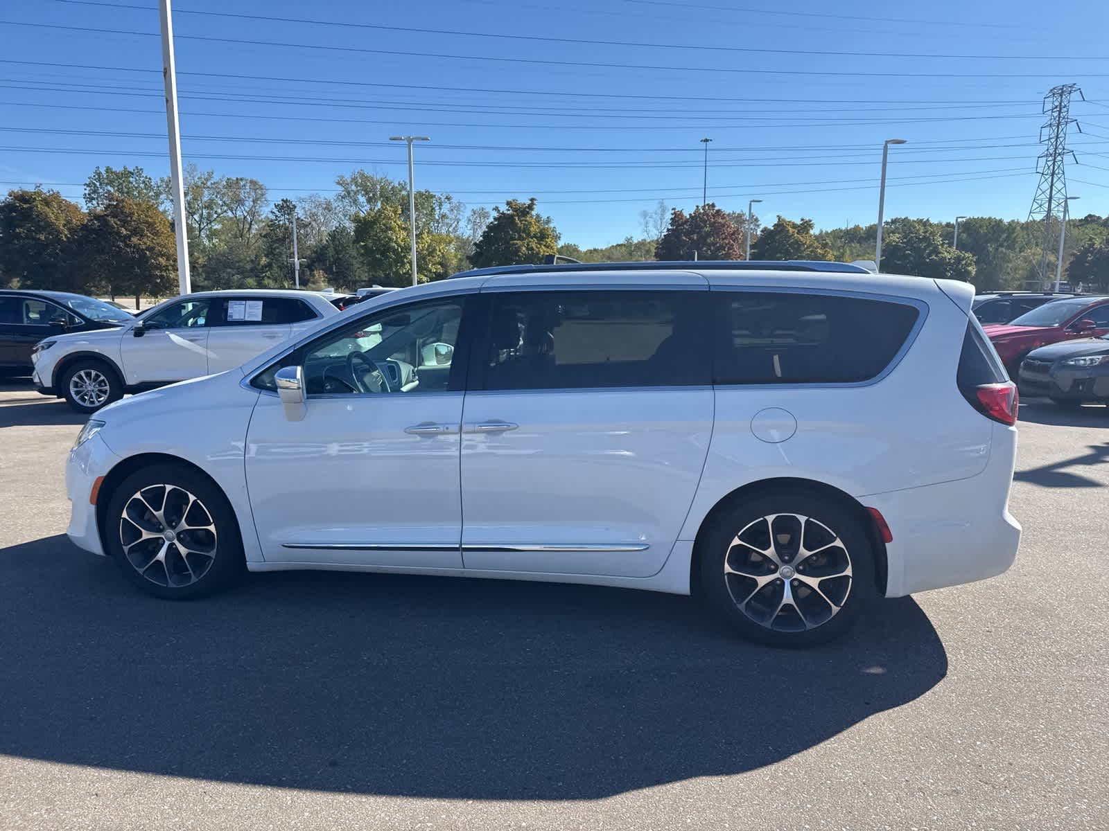 Thumbnail: 2020 Chrysler Pacifica - 27