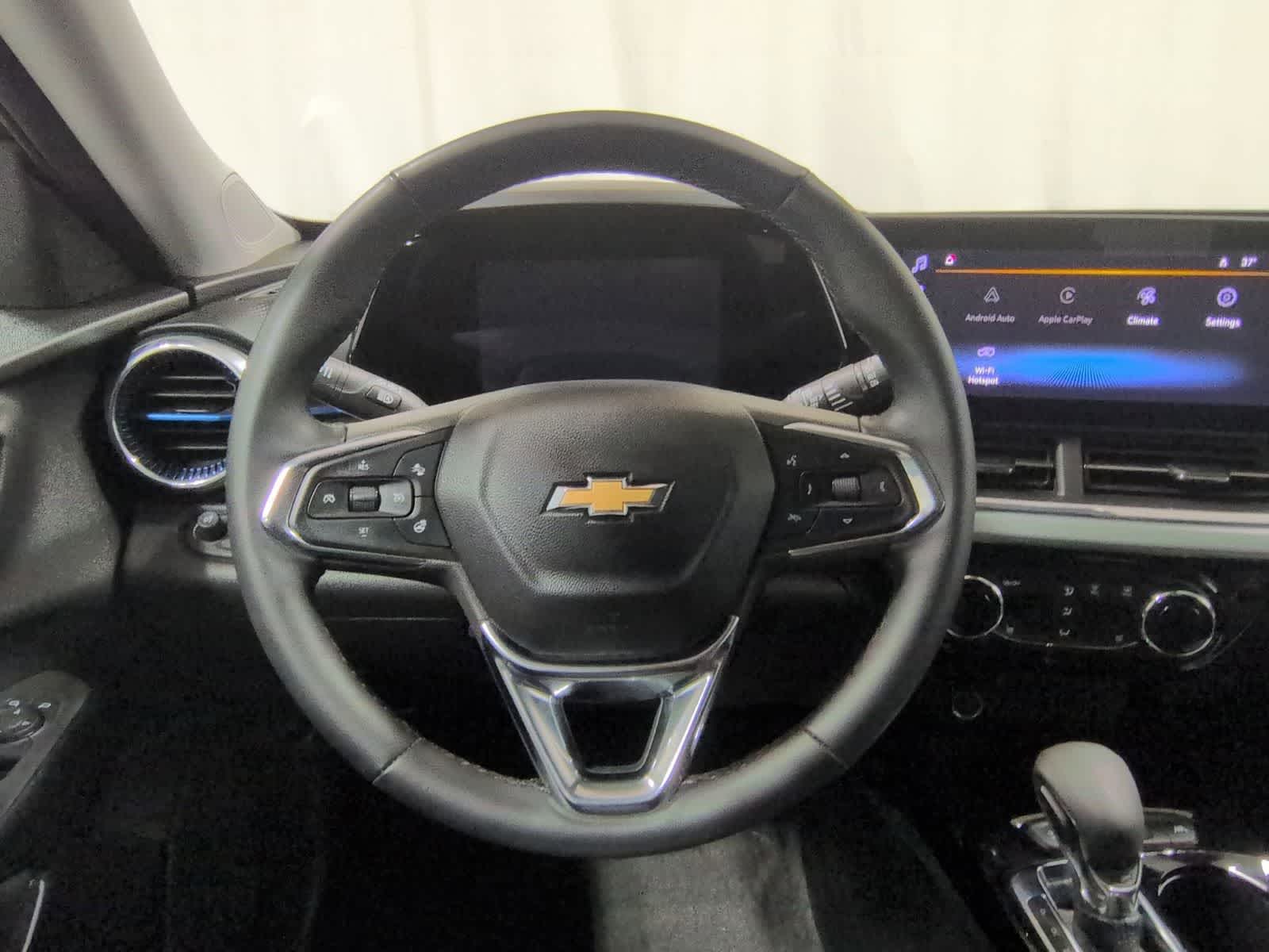 Thumbnail: 2025 Chevrolet Trax - 23