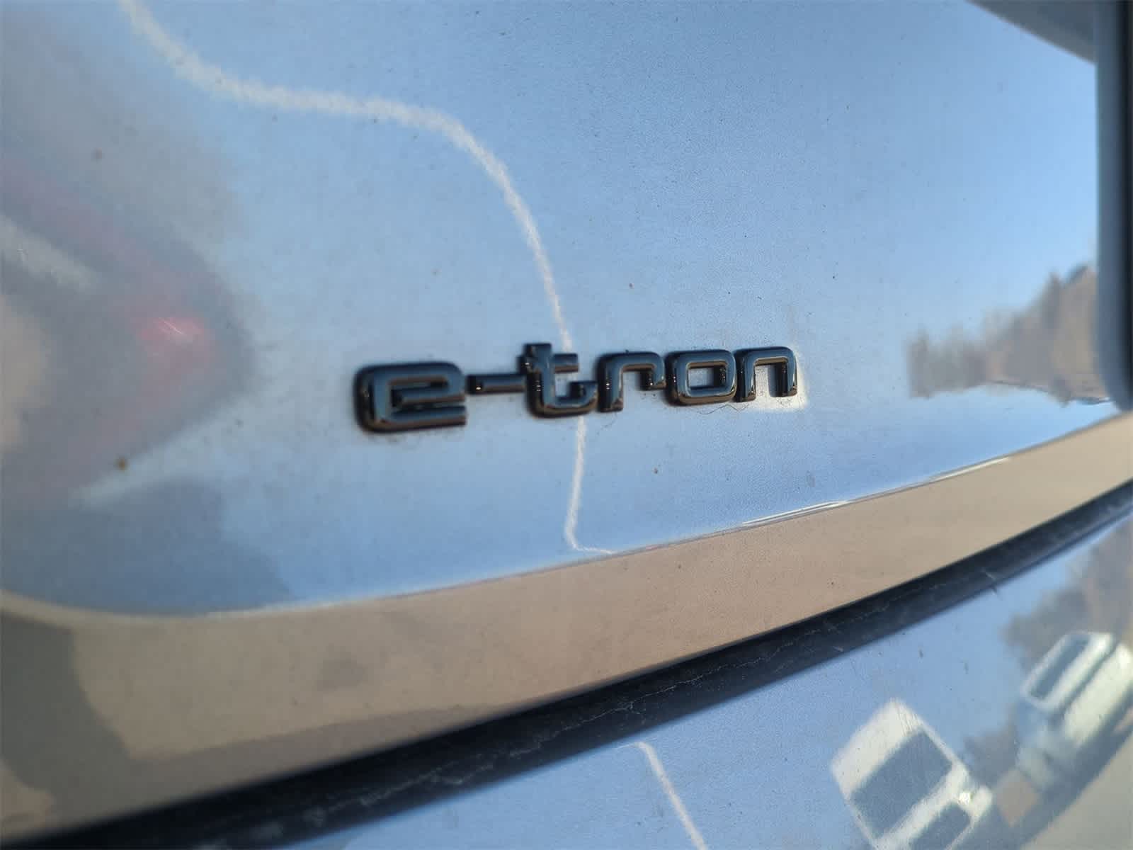 Thumbnail: 2022 Audi e-tron - 13