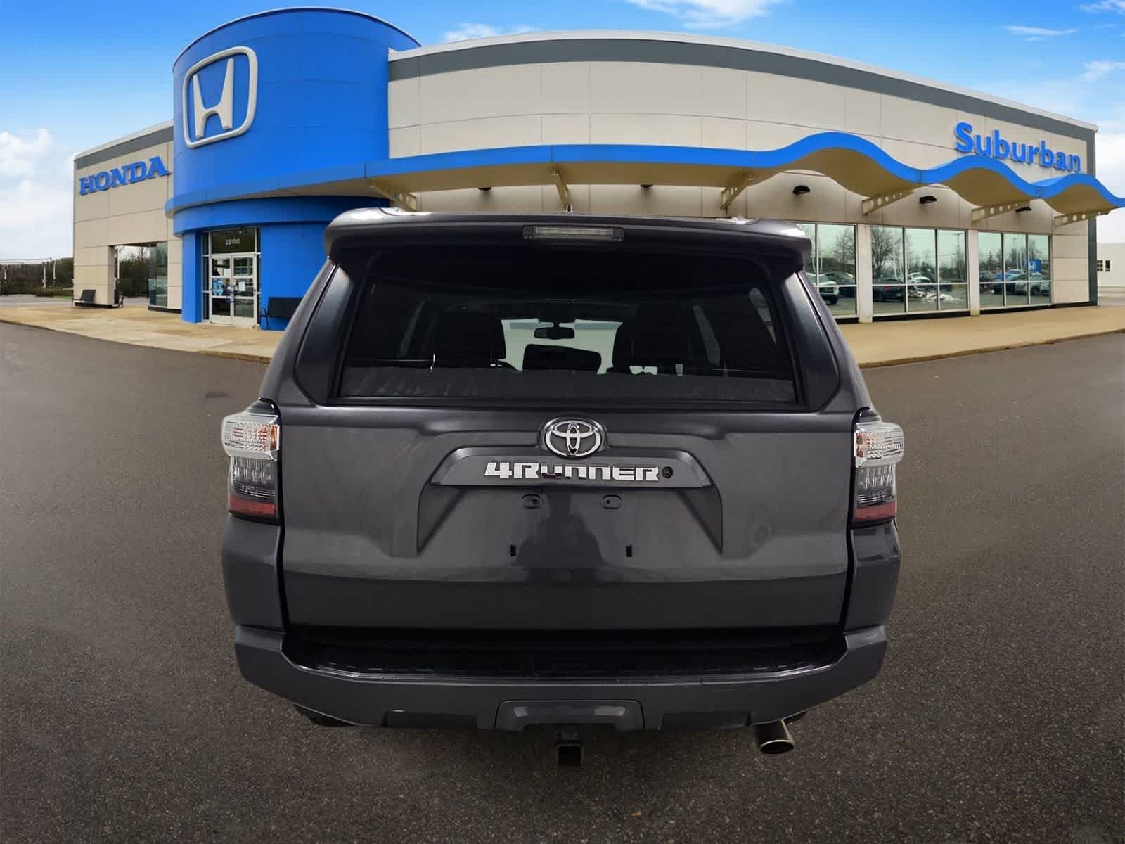 Thumbnail: 2017 Toyota 4Runner - 7