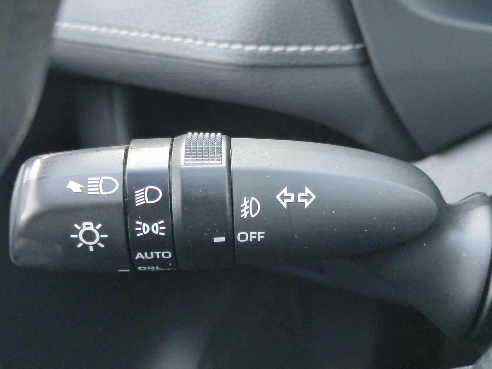 2020 Toyota RAV4 XLE - Photo 26