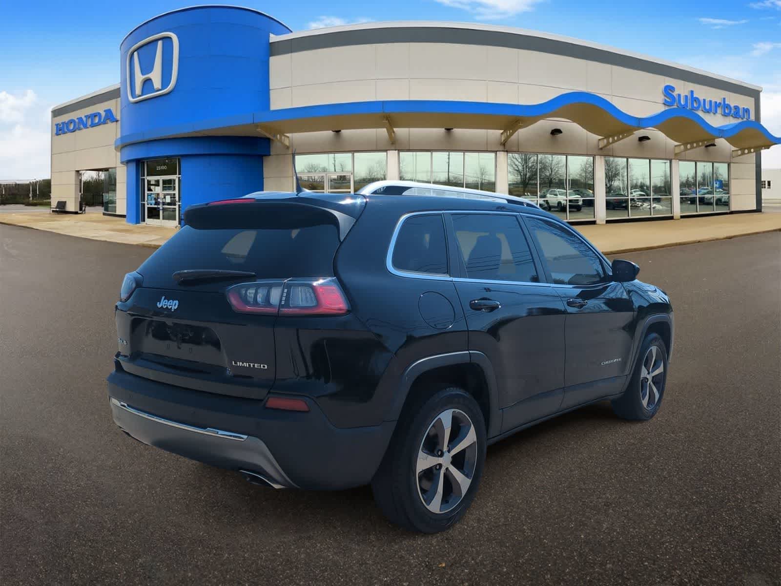 Thumbnail: 2019 Jeep Cherokee - 8