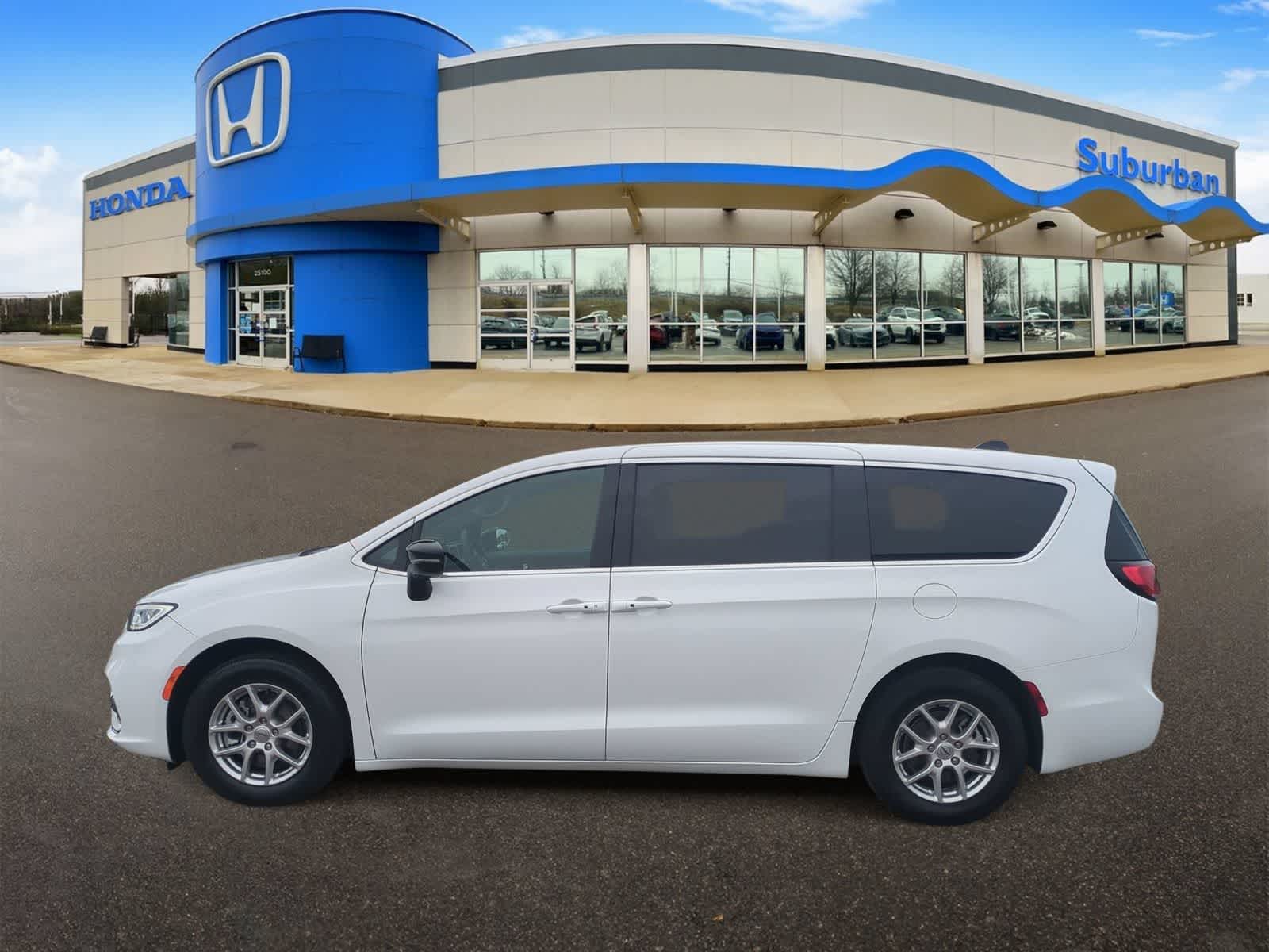 Thumbnail: 2025 Chrysler Pacifica - 5