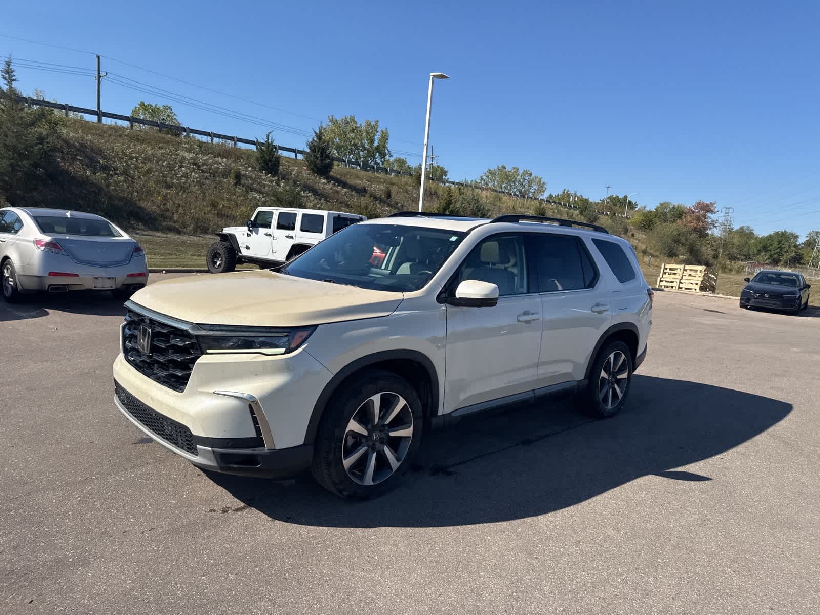 Thumbnail: 2023 Honda Pilot - 2
