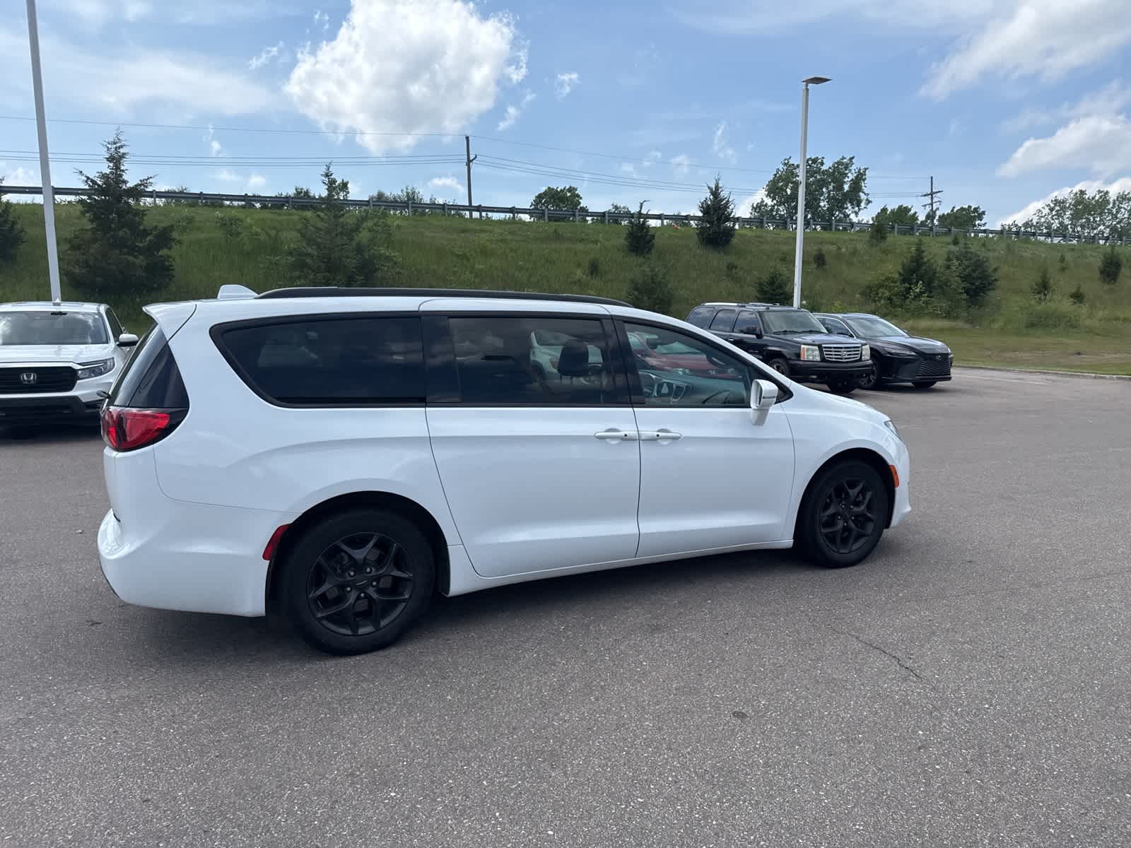 Thumbnail: 2019 Chrysler Pacifica - 7