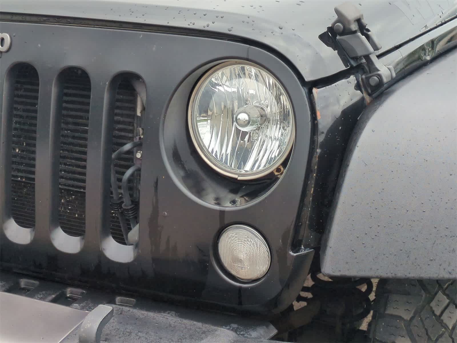 Thumbnail: 2016 Jeep Wrangler - 11