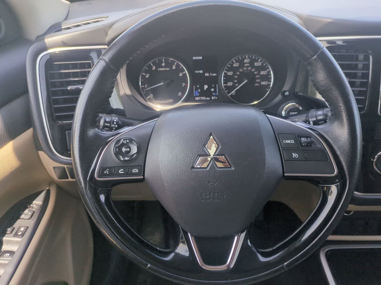 Thumbnail: 2018 Mitsubishi Outlander - 22