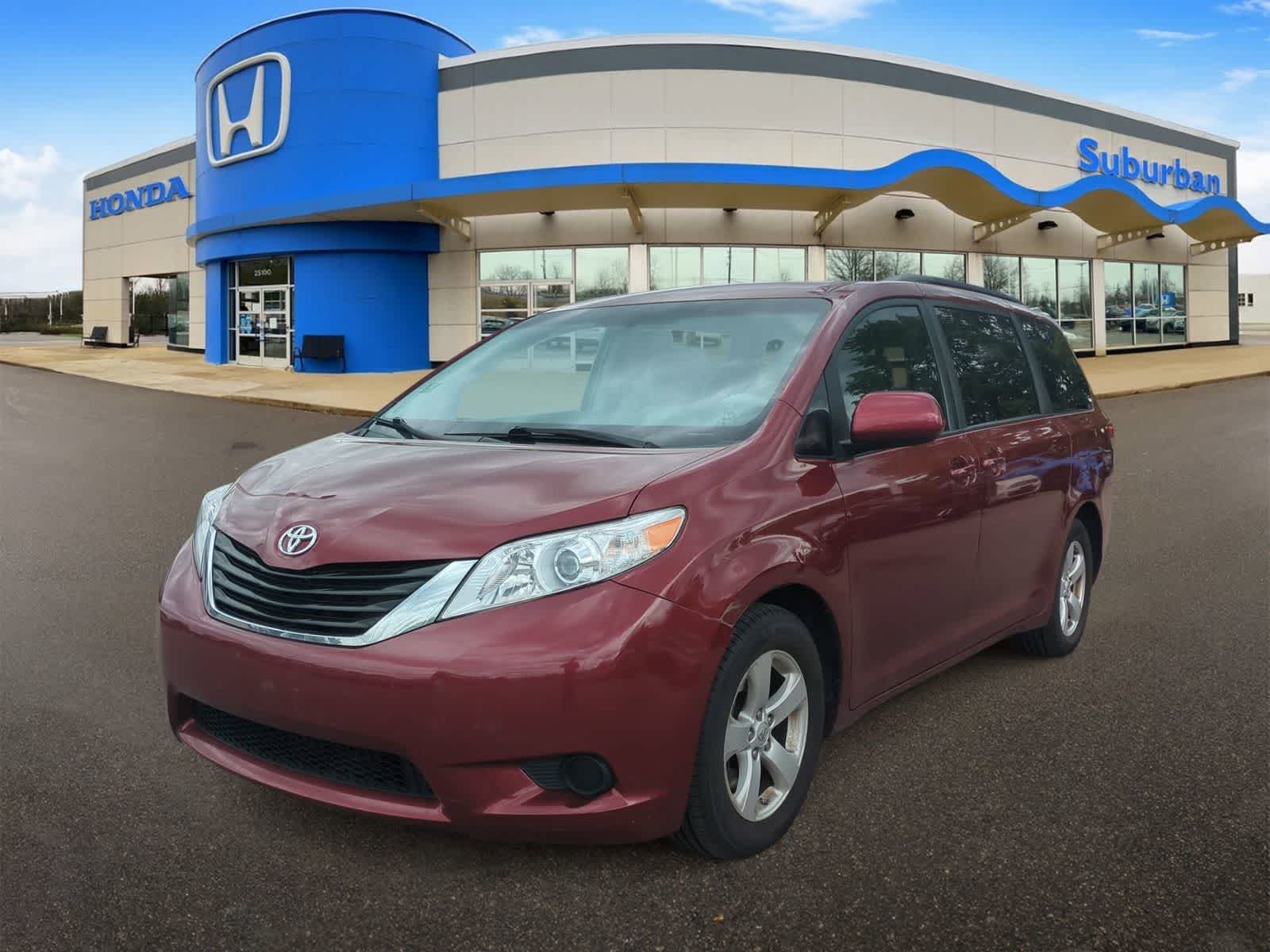 Thumbnail: 2012 Toyota Sienna - 4