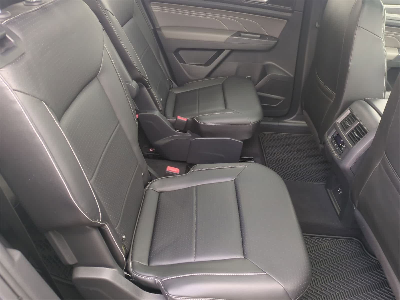 Thumbnail: 2021 Volkswagen Atlas - 22