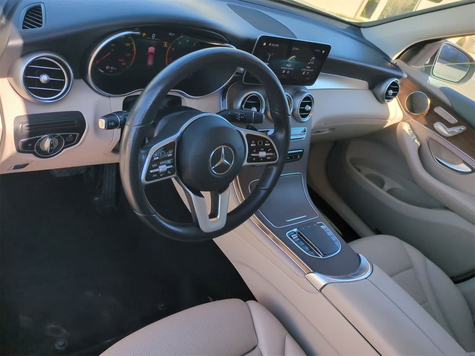 Thumbnail: 2022 Mercedes-Benz GLC - 10