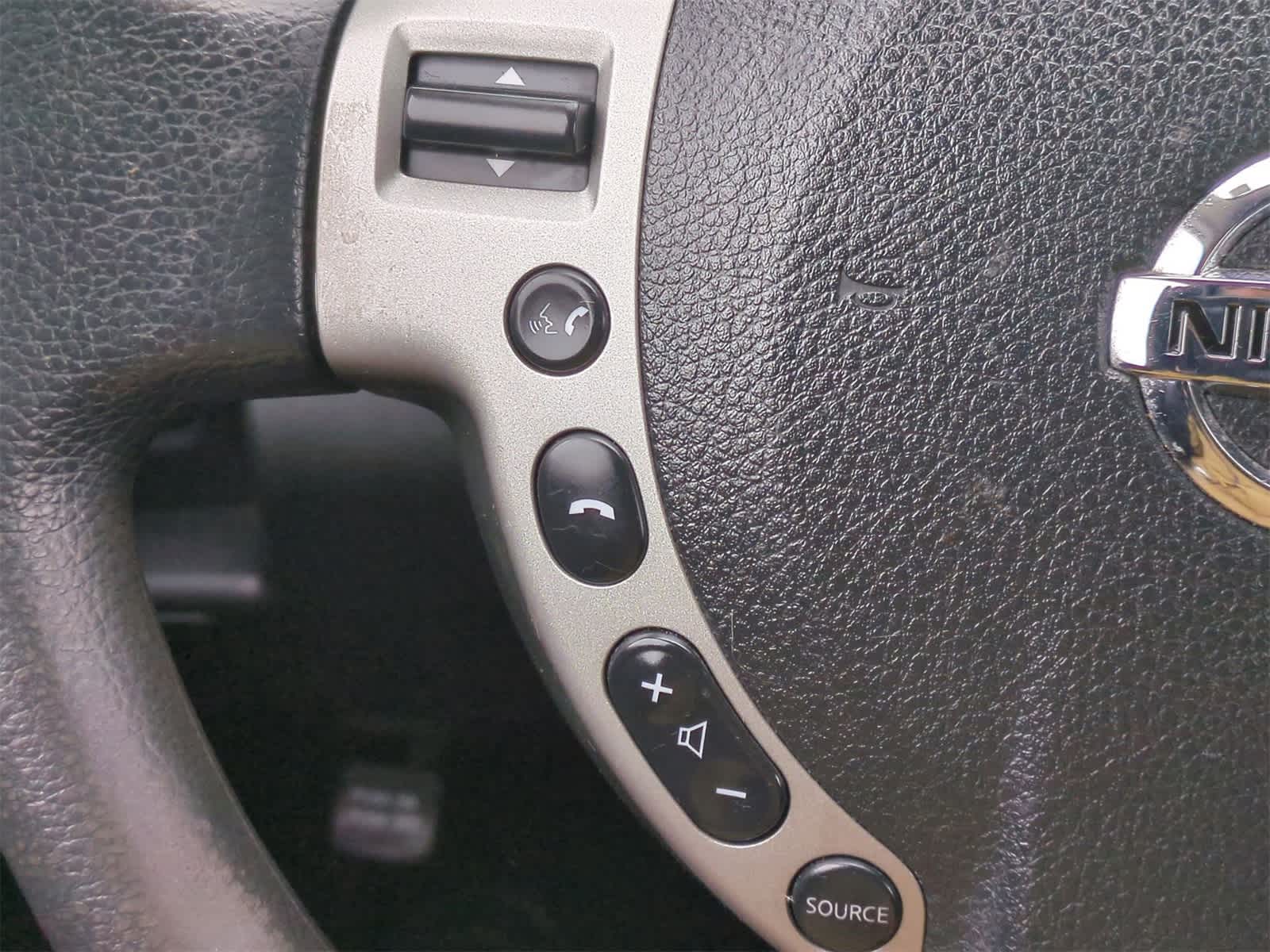 Thumbnail: 2015 Nissan Rogue - 23